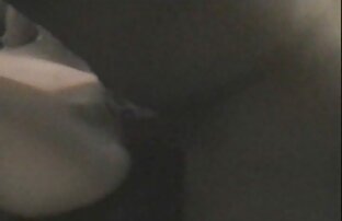 XXX Fille aux video porno gratuit youtube gros seins jouant devant la webcam