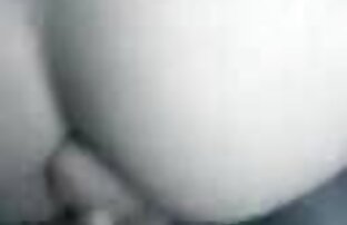XXX Hottie avec un joli rack se fait fesser le cul film x trio gratuit par son maître